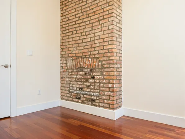 757 Hart Street image 9 of 13