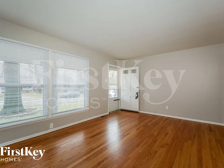 1432 Glenmeade Dr — Photo 3