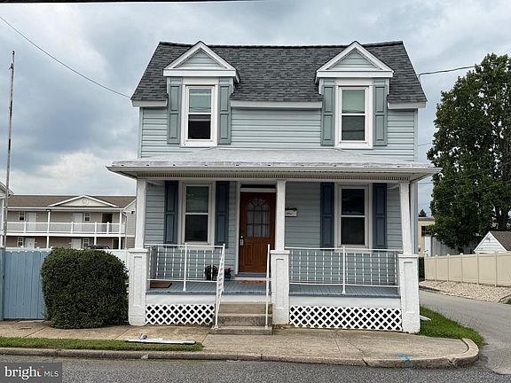 2nd image of 9 Allegheny Ave