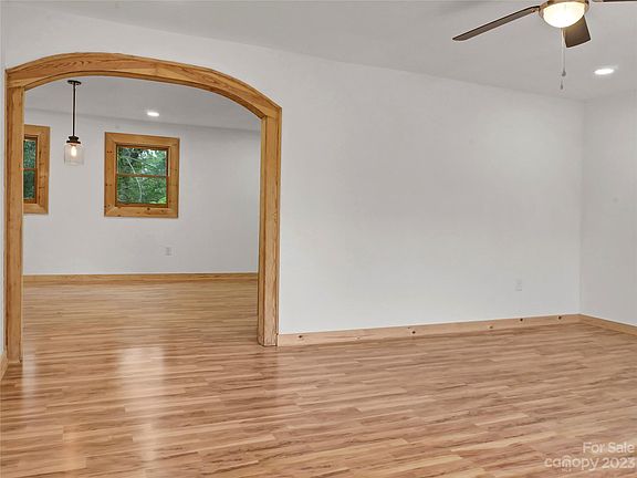 5th image of 254 Arlington St