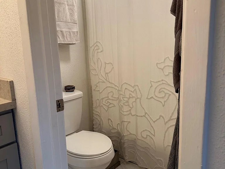 2255 Saint Charles Ave #208 — Photo 13