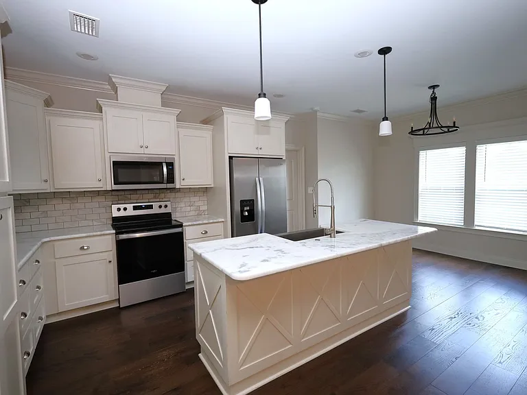 4704 Crescent Ct — Photo 7