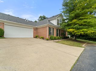 1002 White Pine Pl, La Grange, KY 40031