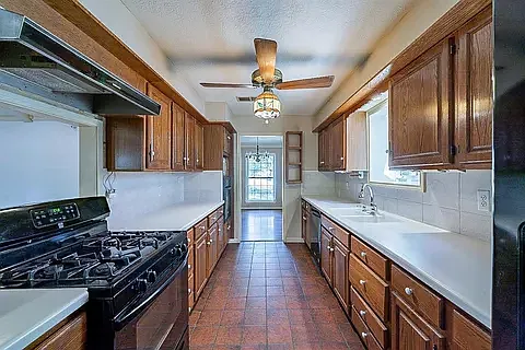 10503 Greencreek Dr — Photo 21