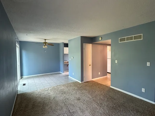 2125 Quail Creek Dr, Lawrence, KS 66047