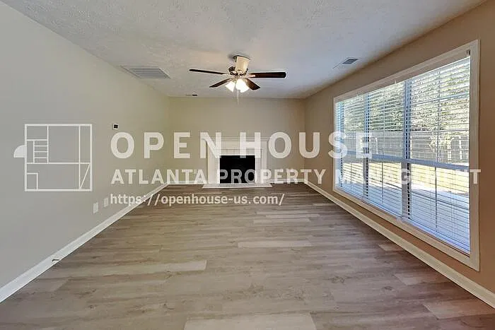 3 bed, 2.5 bath, 2256 sqft, $2,075 — Photo 3