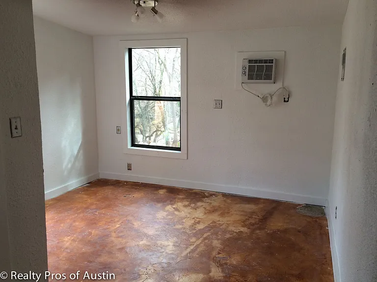 705 Upson St — Photo 7