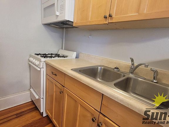 5th image of 124 Live Oak Ave APT 9