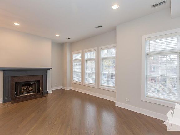 3rd image of 2737 N Wayne Ave #3S