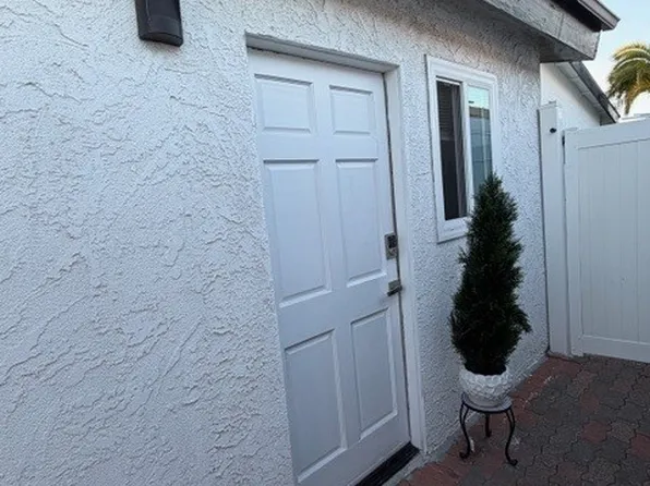 12953 Strathern St #1, North Hollywood, CA 91605