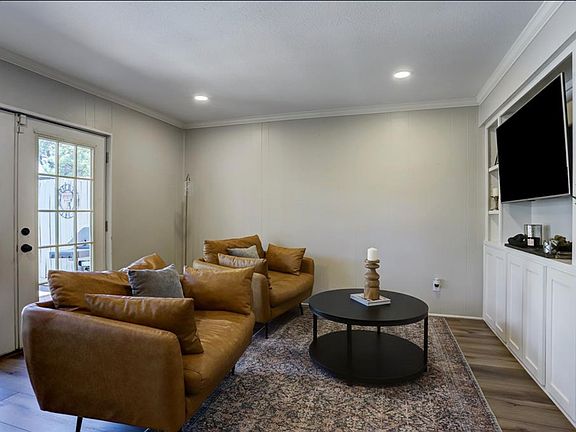 5th image of 13072 Trail Hollow Dr