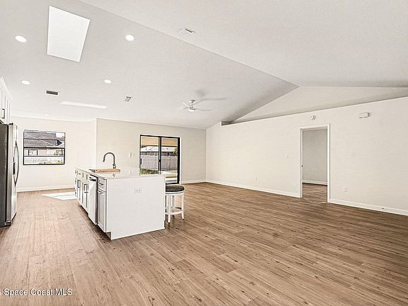 4th image of 786 Hamm St NW