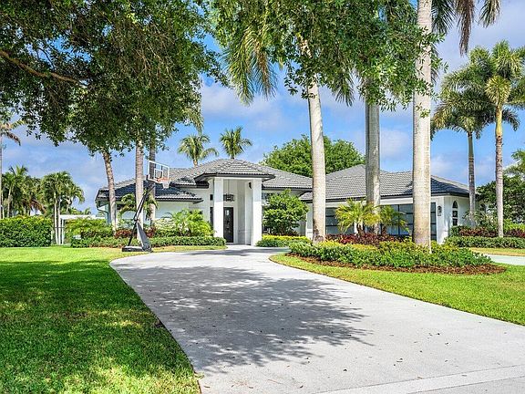 Home For Sale In Delray Lakes Estates