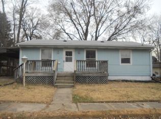 411 S Maple St, Lewistown, IL 61542