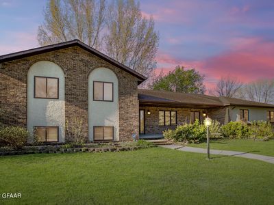 621 22nd St NW, East Grand Forks, MN, 56721
