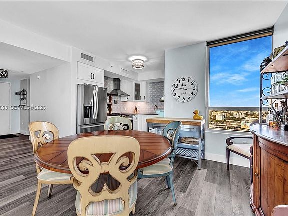 5th image of 90 SW 3rd St APT 2604