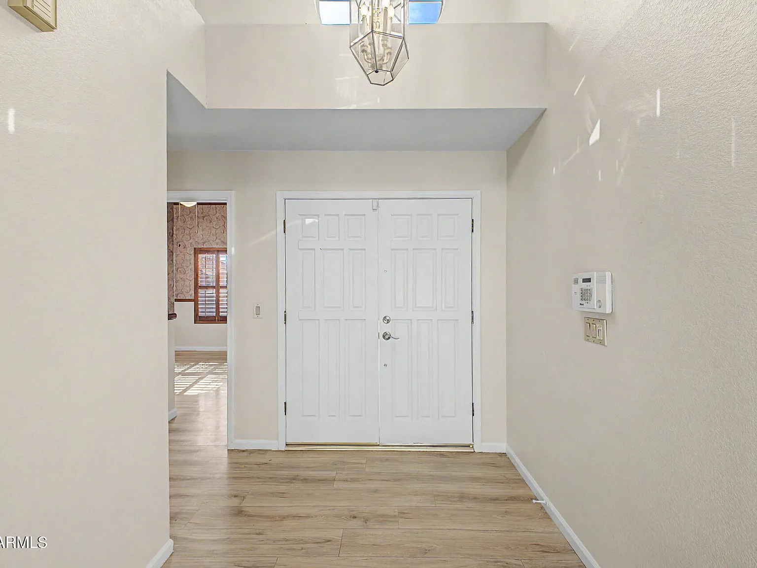 3 bed, 2.5 bath, 2046 sqft, $3,000 — Photo 4