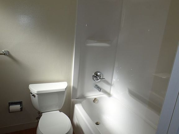 5th image of 520 San Antonio Ave APT 7