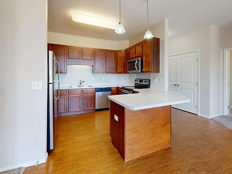 Eagle Crest Apartments — Photo 43