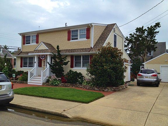 2nd image of 204 Ocean St