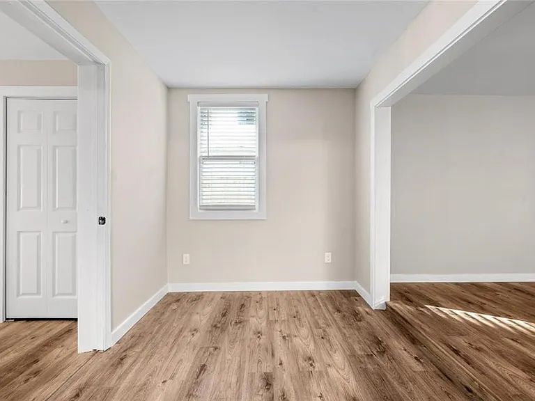920 Johnston St — Photo 21