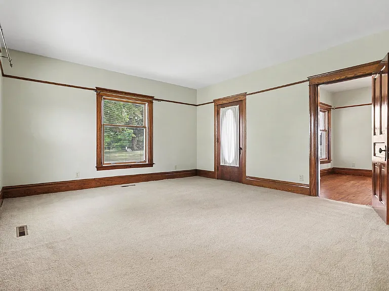 5050 Maple Grove Rd — Photo 15