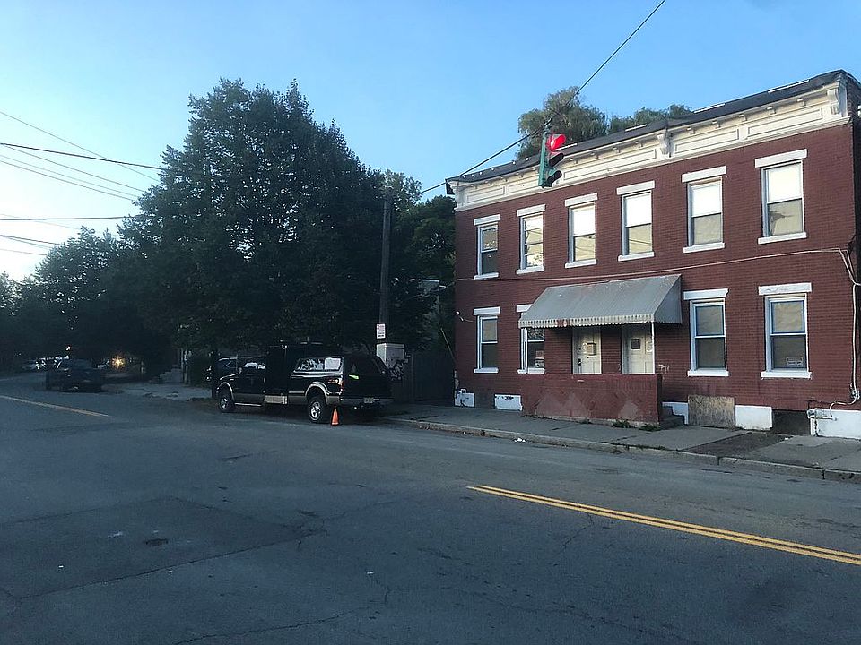 2nd image of 132-136 Hill St