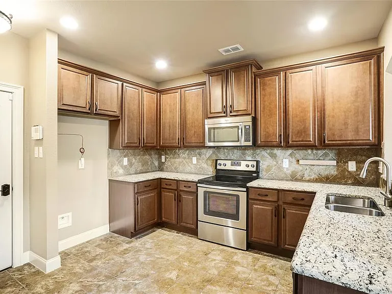 6929 Sandshell Blvd — Photo 9