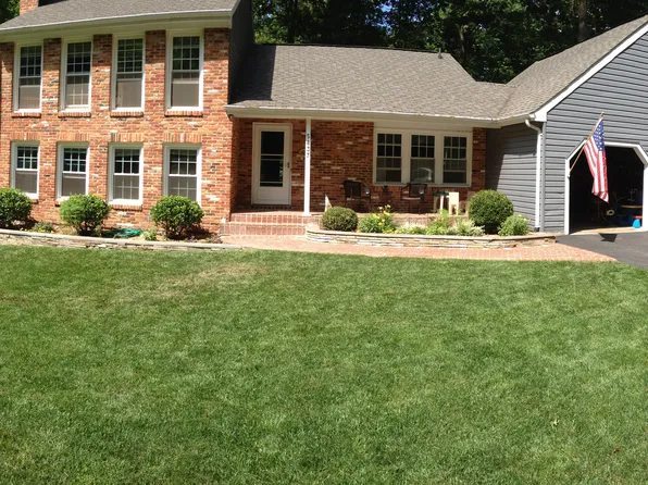 5837 New England Woods Dr, Burke, VA 22015