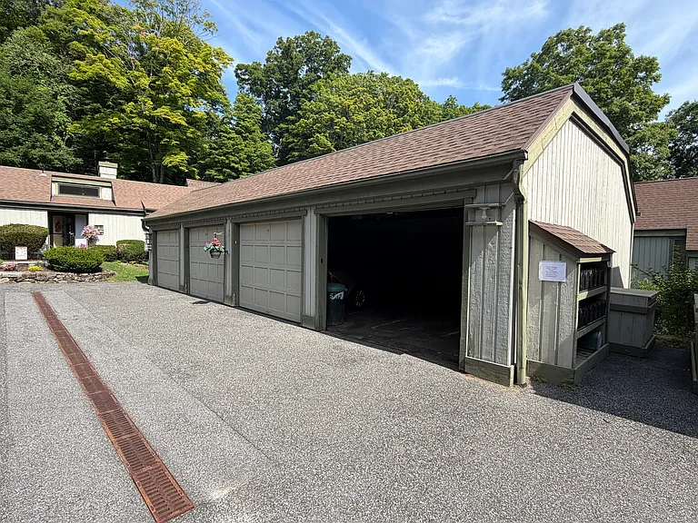 129 Heritage Vlg #D — Photo 16