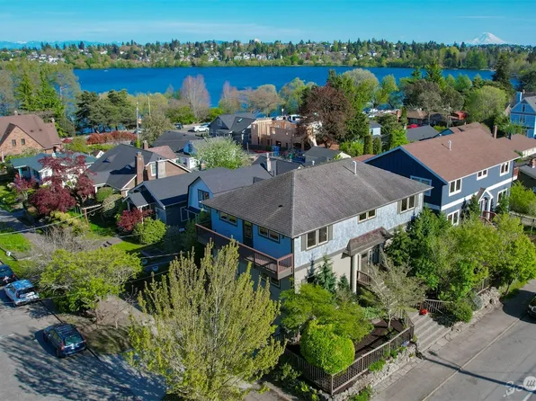 903 N 68th Street, Seattle, WA 98103