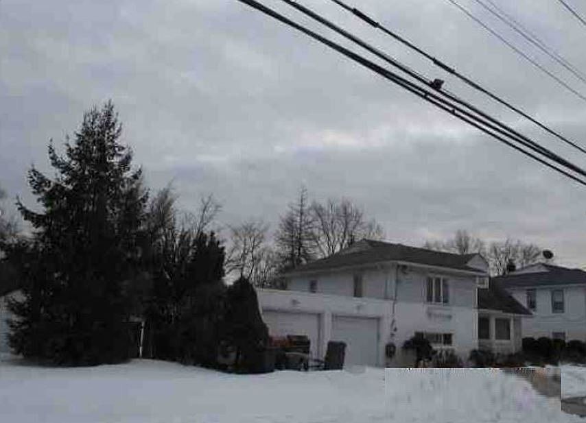 2nd image of 814 Washington St