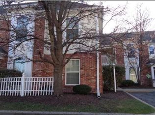 961 Misty Glen Dr, Valparaiso, IN 46385