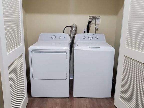 4th image of 1520 N Sydenham St #2