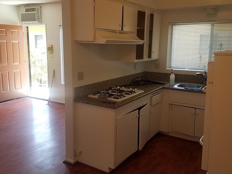 1st image of 1300 N Laurel Ave #25