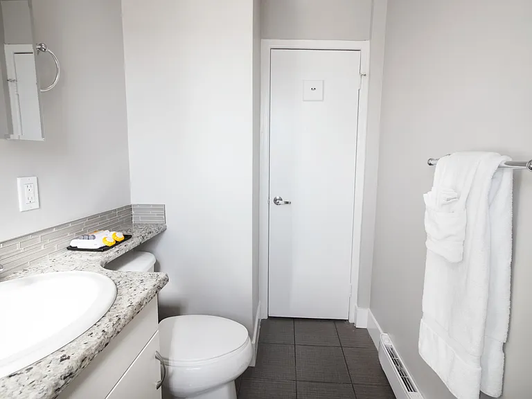 700 Corydon Ave #15 — Photo 37