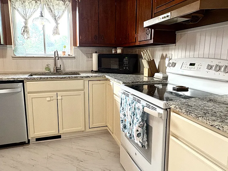 229 Blair Dr — Photo 14