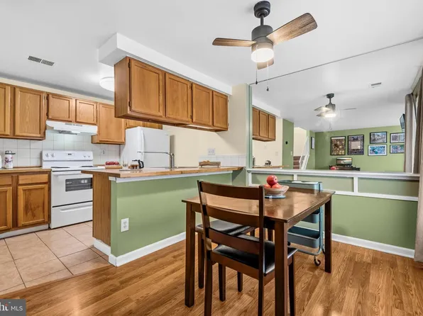 9427 Collette Way, Montgomery Village, MD 20886