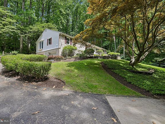 3rd image of 11124 Old Carriage Rd