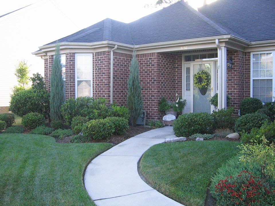 2nd image of 3232 Gallahad Dr