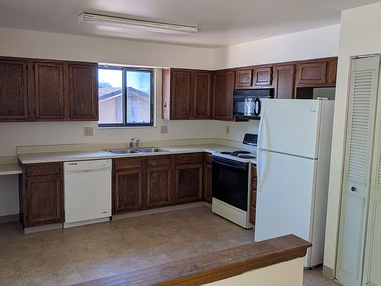 6675 Brook Forest Dr — Photo 4