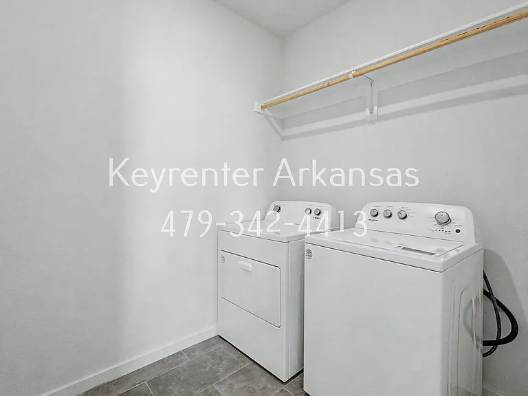 4808 Planetree St — Photo 20