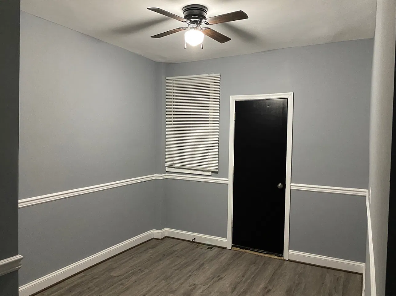 529 S Longwood St $750 Available Room (Private Bath) — Photo 4