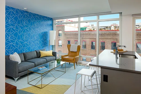 Rented by Lisa Management | media 28