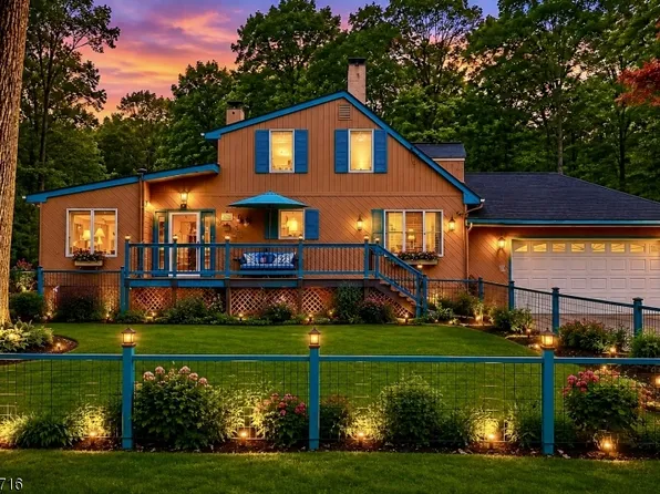 11 Rippling Brook Dr, Vernon Twp., NJ 07422