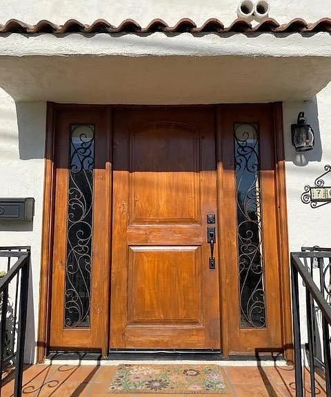 701 W Mariposa Ave — Photo 4