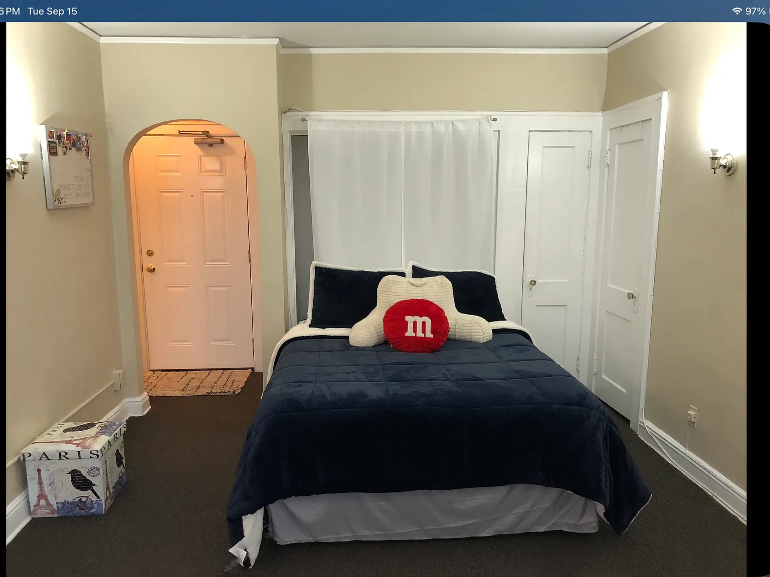 Studio, 200 sqft, $1,200 — Photo 3
