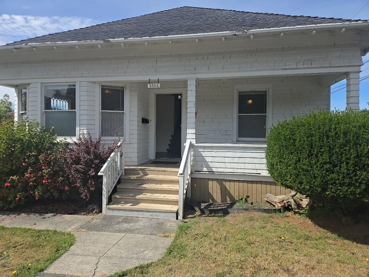4BD Eureka home on quiet street with fully-fenced yard! — Photo 4
