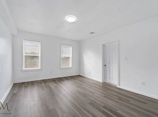 48 West St APT C, Chicopee, MA 01013