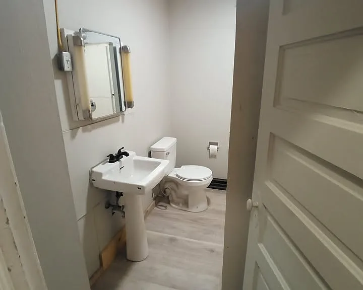 208 Monterey Ave #208 — Photo 9